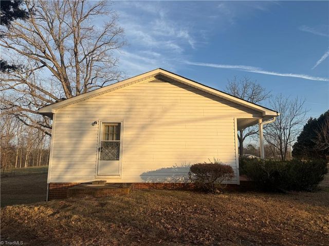 1264 W Dalton Road, King, NC 27021