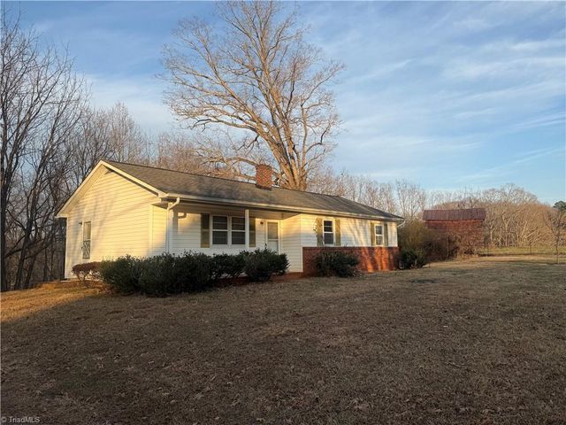 1264 W Dalton Road, King, NC 27021