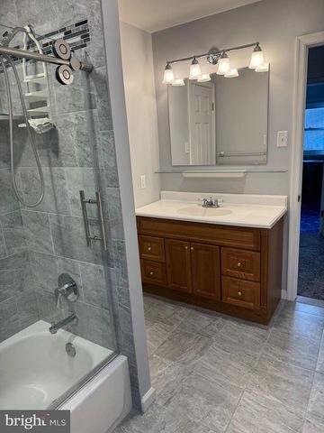 120 HILLDALE CT, Claymont, DE 19703