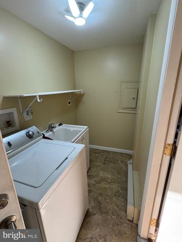 120 HILLDALE CT, Claymont, DE 19703