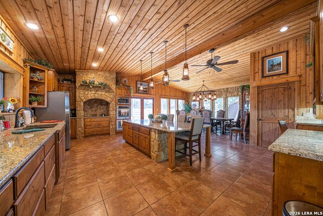 13633 US HIGHWAY 87 SOUTH, Adkins, TX 78101