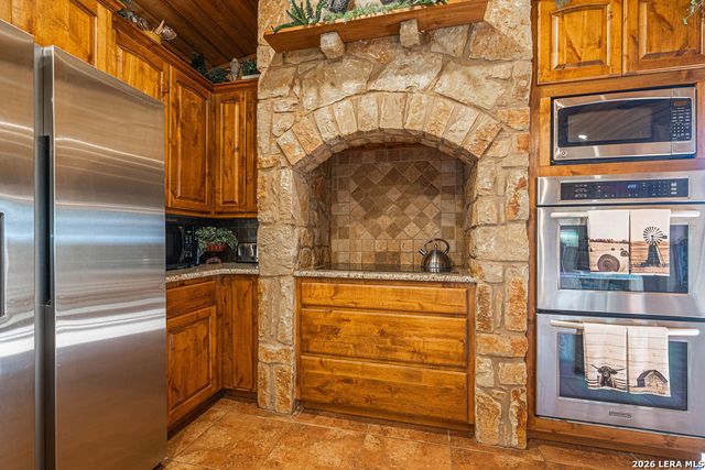 13633 US HIGHWAY 87 SOUTH, Adkins, TX 78101