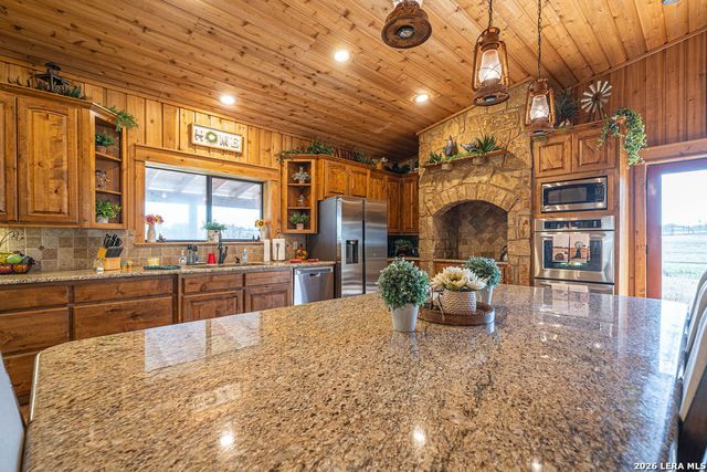 13633 US HIGHWAY 87 SOUTH, Adkins, TX 78101