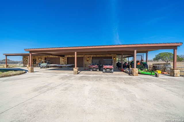 13633 US HIGHWAY 87 SOUTH, Adkins, TX 78101