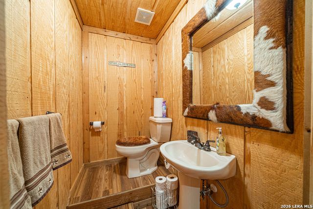 13633 US HIGHWAY 87 SOUTH, Adkins, TX 78101