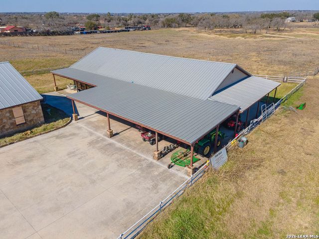 13633 US HIGHWAY 87 SOUTH, Adkins, TX 78101