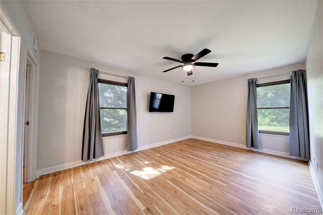 19143 Surrey Lane, Northville, MI 48167
