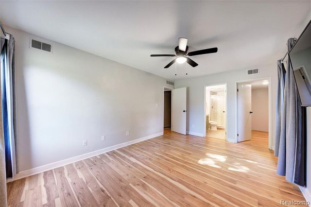 19143 Surrey Lane, Northville, MI 48167