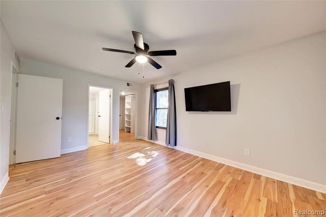 19143 Surrey Lane, Northville, MI 48167