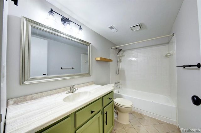 19143 Surrey Lane, Northville, MI 48167