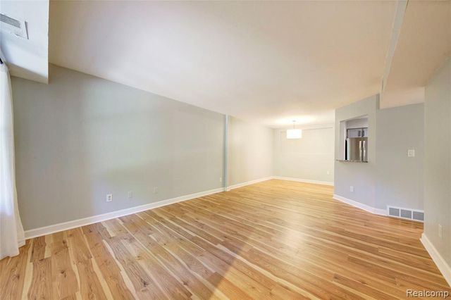 19143 Surrey Lane, Northville, MI 48167