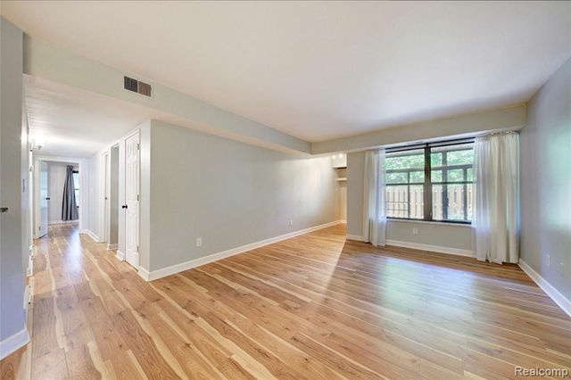19143 Surrey Lane, Northville, MI 48167