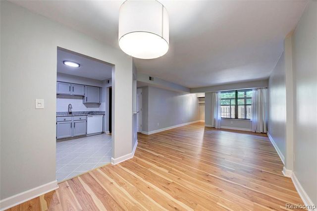 19143 Surrey Lane, Northville, MI 48167