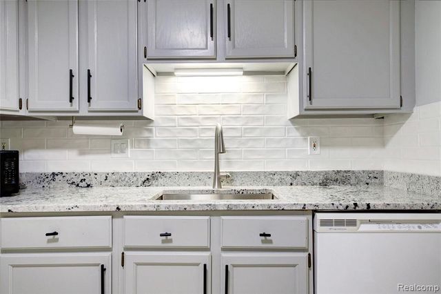 19143 Surrey Lane, Northville, MI 48167