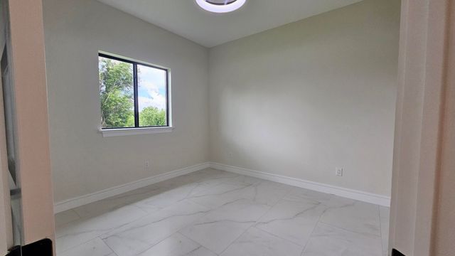 3410 NW 39th Lane, Cape Coral, FL 33993