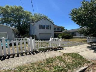 90 Monmouth Avenue, Middletown, NJ 07748