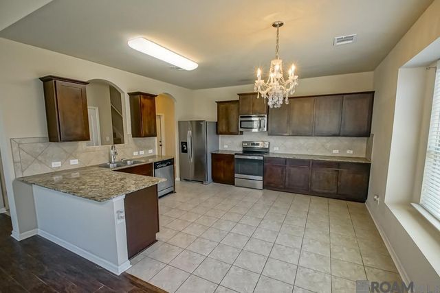 10661 Braves Ave, Denham Springs, LA 70726