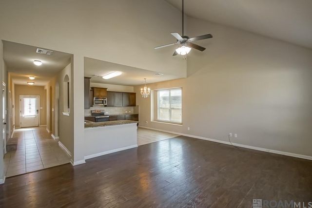 10661 Braves Ave, Denham Springs, LA 70726