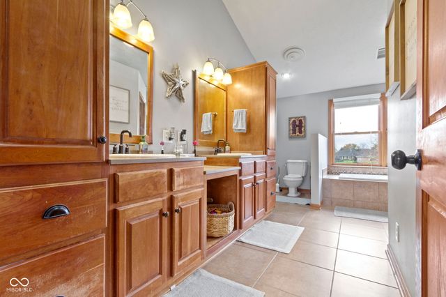 1741 Fair Glen Court, Greenfield, IN 46140