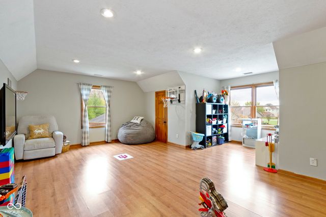 1741 Fair Glen Court, Greenfield, IN 46140