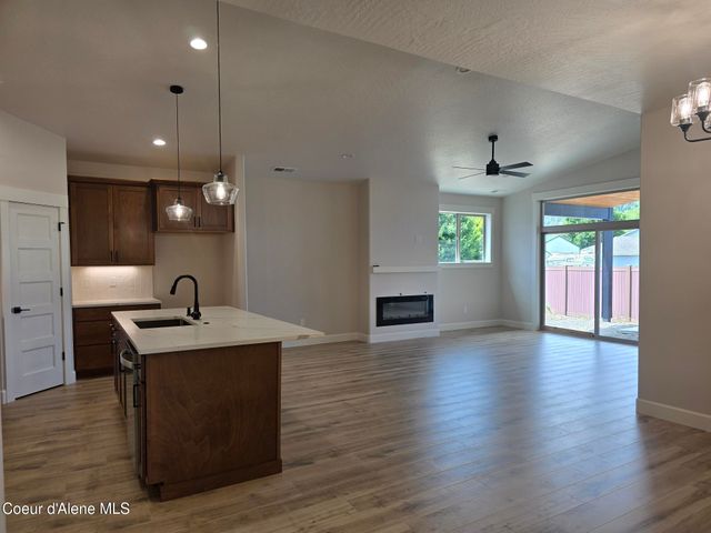 13944 N Rainier Loop, Rathdrum, ID 83858