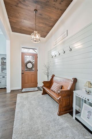 945 MEADOW RUN Court, Russiaville, IN 46979