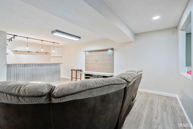 945 MEADOW RUN Court, Russiaville, IN 46979