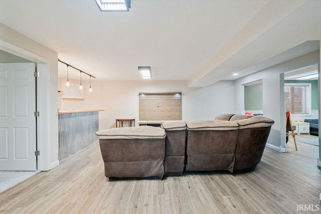 945 MEADOW RUN Court, Russiaville, IN 46979