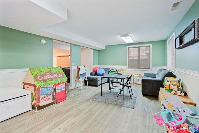 945 MEADOW RUN Court, Russiaville, IN 46979