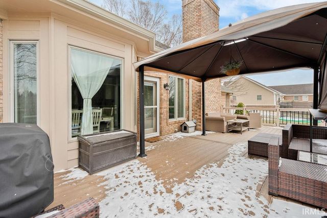 945 MEADOW RUN Court, Russiaville, IN 46979