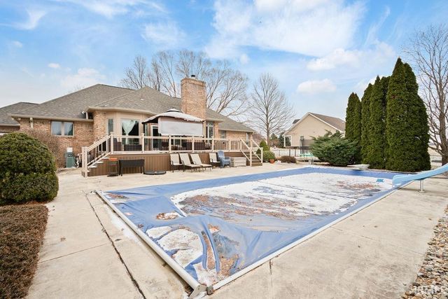 945 MEADOW RUN Court, Russiaville, IN 46979