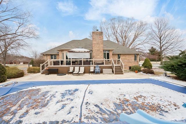 945 MEADOW RUN Court, Russiaville, IN 46979