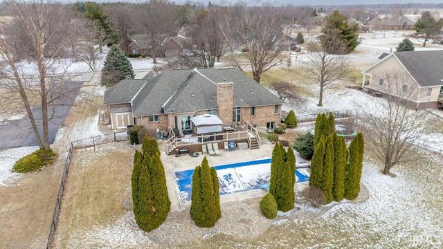 945 MEADOW RUN Court, Russiaville, IN 46979