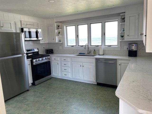 254 Foster Ave 254, Marshfield, MA 02050
