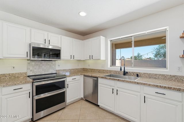 3370 E FLAMINGO Court, Gilbert, AZ 85297