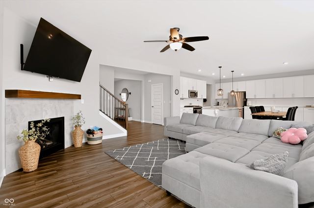 2447 S Copperstone Drive, New Palestine, IN 46163