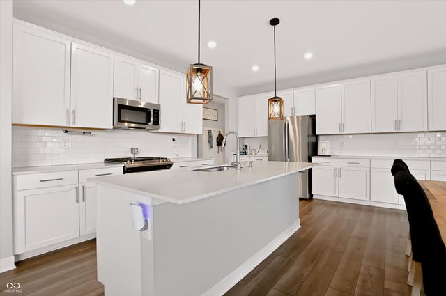 2447 S Copperstone Drive, New Palestine, IN 46163