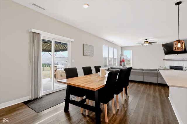 2447 S Copperstone Drive, New Palestine, IN 46163