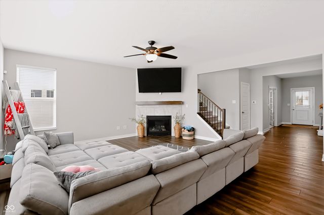 2447 S Copperstone Drive, New Palestine, IN 46163