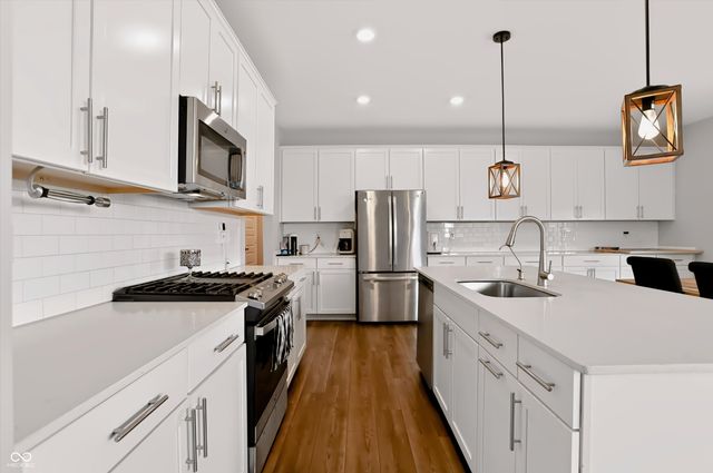 2447 S Copperstone Drive, New Palestine, IN 46163