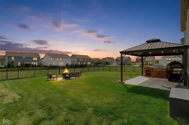 2447 S Copperstone Drive, New Palestine, IN 46163