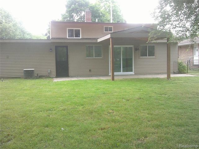 105 N Corbin Street, Holly, MI 48442