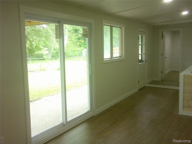 105 N Corbin Street, Holly, MI 48442