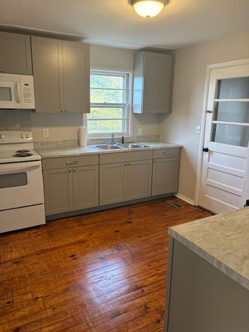 3800 Tigerbelle Dr, Nashville, TN 37209