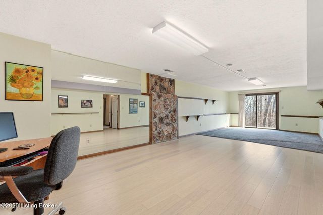 1703 Timber Trace, Louisville, KY 40214