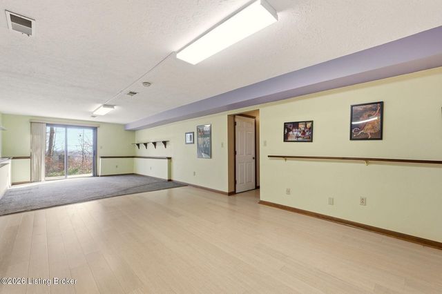 1703 Timber Trace, Louisville, KY 40214