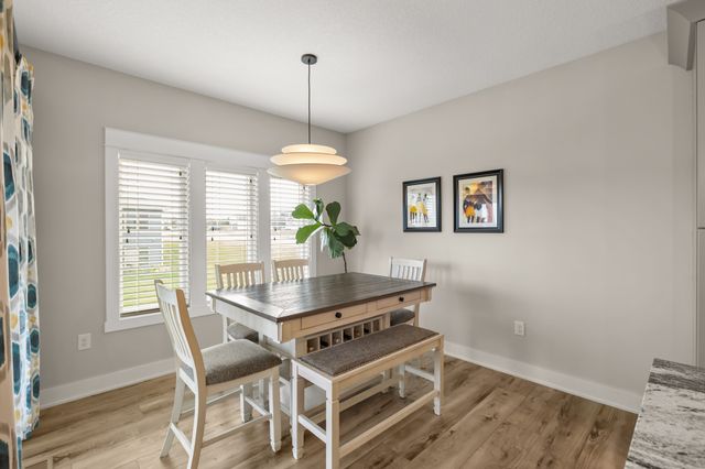 16238 Walnut Meadows Court, Urbandale, IA 50323