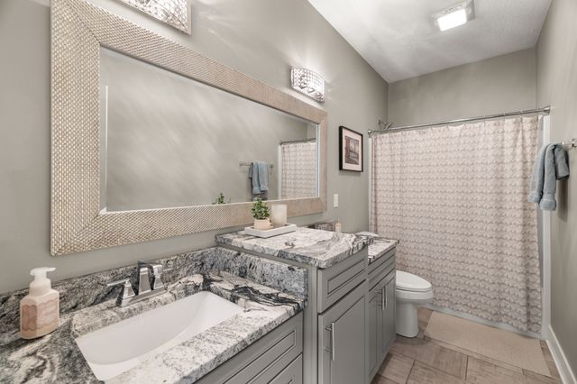 16238 Walnut Meadows Court, Urbandale, IA 50323