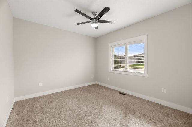16238 Walnut Meadows Court, Urbandale, IA 50323