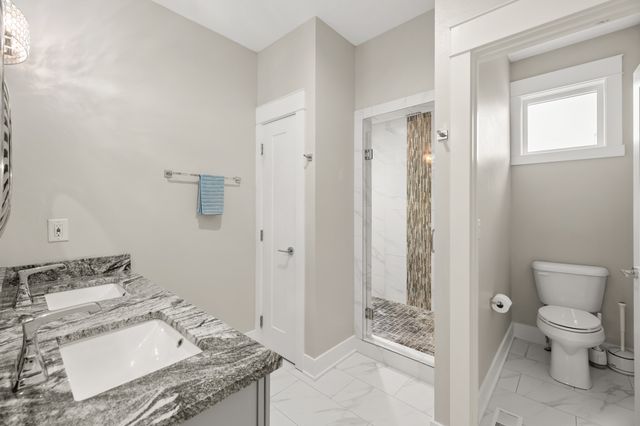 16238 Walnut Meadows Court, Urbandale, IA 50323